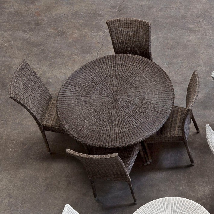 Table outdoor en resine tressée marron poivre Cigale diamètre 110