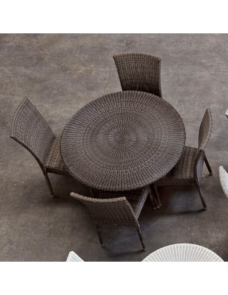 Table outdoor en resine tressée marron poivre Cigale diamètre 110