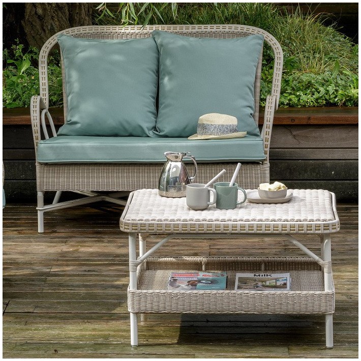 Canapé de jardin en résine Nantucket avec sa housse