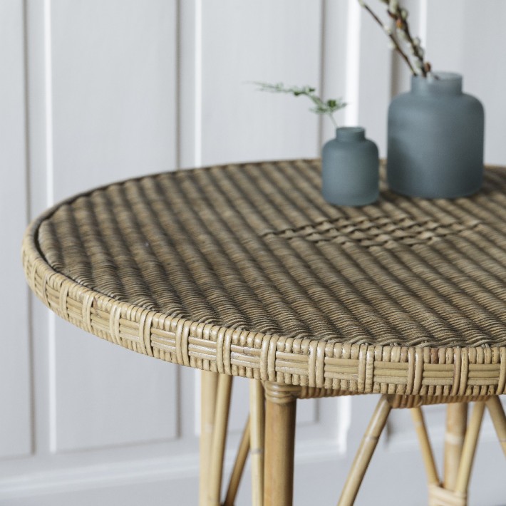 table rotin patiné Eugénie de chez KOK MAISON