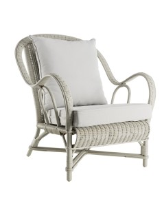 Fauteuil Nantucket en rotin laqué nuage de chez KOK MAISON