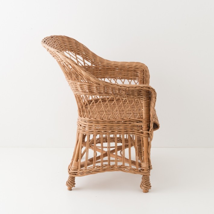 Fauteuil en osier Ilona sans coussin vue de profil