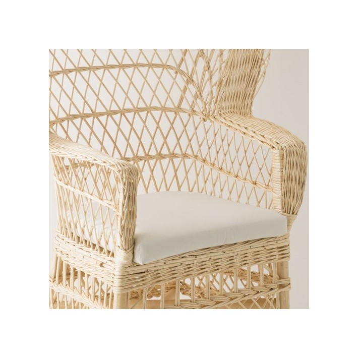 Coussin pour fauteuil éventail en osier blanc en situation