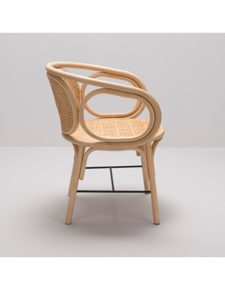 Fauteuil de table en rotin CONTOUR vu de côté