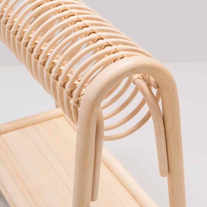 Tréteau du bureau PASSE-PASSE: détail du passe-fil