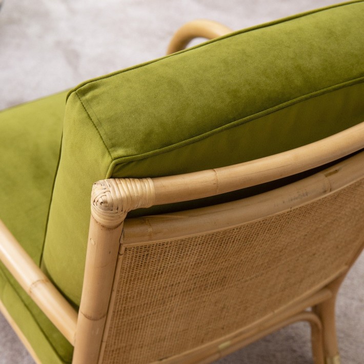 Fauteuil en canne de rotin Riviera velours vert - détail du dos