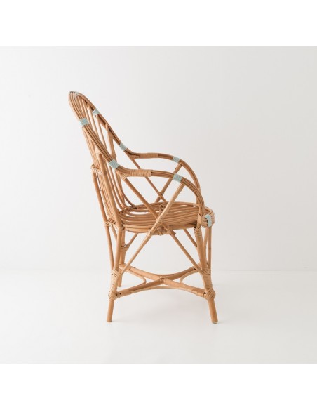 Fauteuil en osier celadon vue latérale