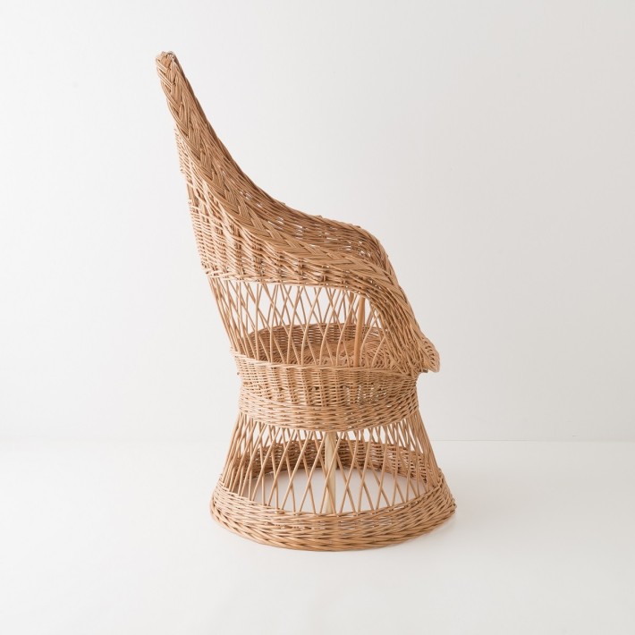 Fauteuil osier Firmin ajouré vu de côté