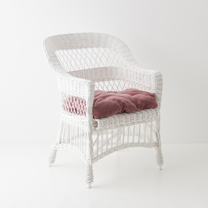 Fauteuil osier Bianka exemple avec coussin en velours cassis  en option