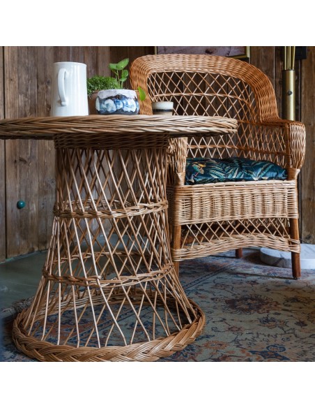 wicker table with brown willow - detail of foot