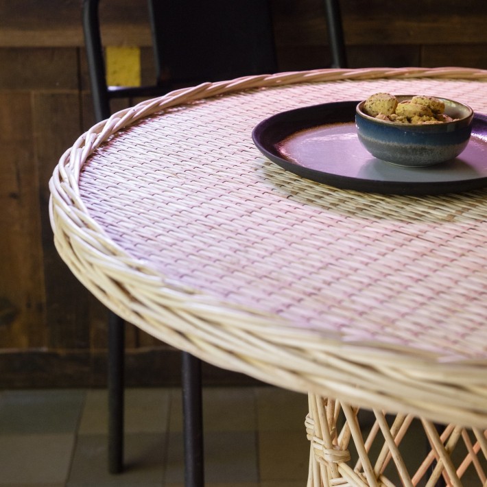Wicker table with white willow - detail of top