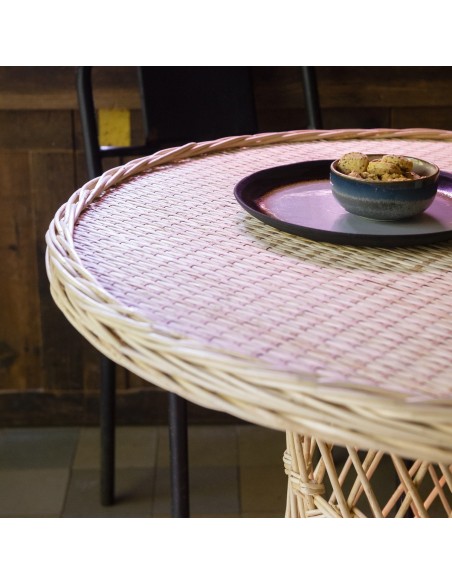 Wicker table with white willow - detail of top