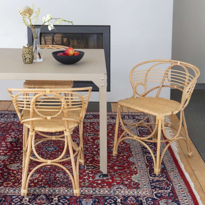 Fauteuil de table en rotin Gingko Horizon ambiance avec fauteuil en rotin gingko Bulles