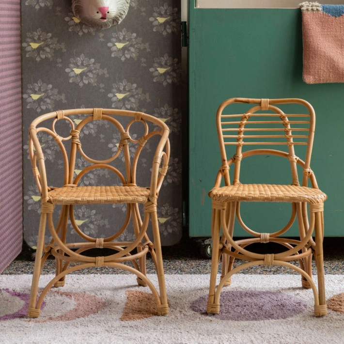 Fauteuil enfant en rotin Gingko Bulles ambiance avec chaise en rotin gingko Horizon vue de face