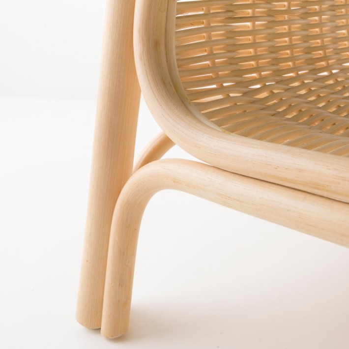 Table basse en rotin gm CORRIDOR avec plateau en verre zoom pied en rotin