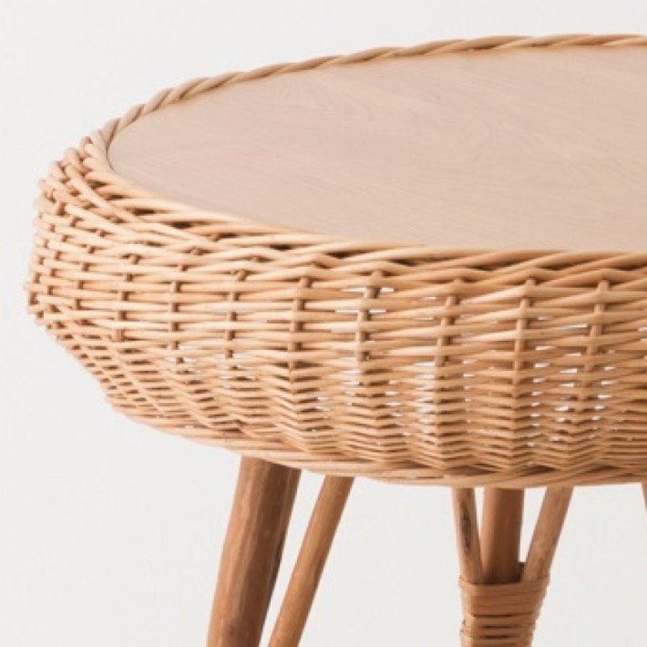 Laszlo round willow table medium size