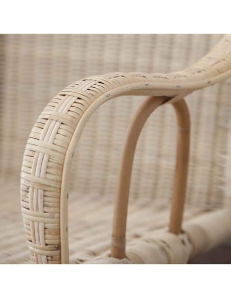 Fauteuil rotin naturel tressé Nantucket détail de l'accoudoir