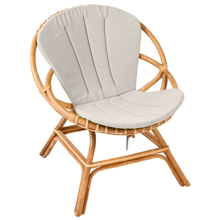 Fauteuil rotin coquille Brigitte en canne naturelle de chez KOK Maison avec option coussin