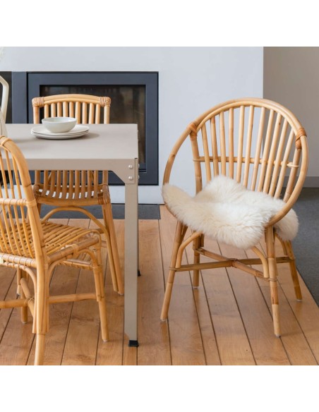 Ambiance fauteuil en rotin naturel vintage Bruno de chez KOK MAISON