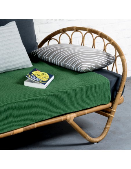 Zoom ambiance lit rotin 90x190 Corbeille livré avec sommier mais sans matelas ni coussins