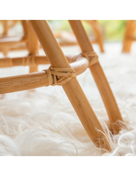 Zoom pied table basse rotin Diabolo petit modèle plateau rotin Zoom pied table basse rotin Diabolo petit modèle plateau rotin