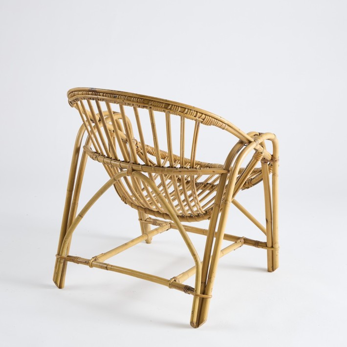 Double armrest rattan coquille armchair - authentic vintage item 001