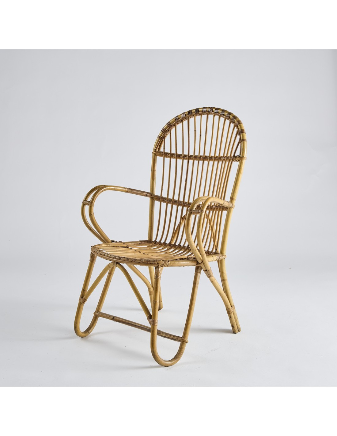 Fauteuil rotin coquille à accoudoirs 029 - véritable modèle d'époque