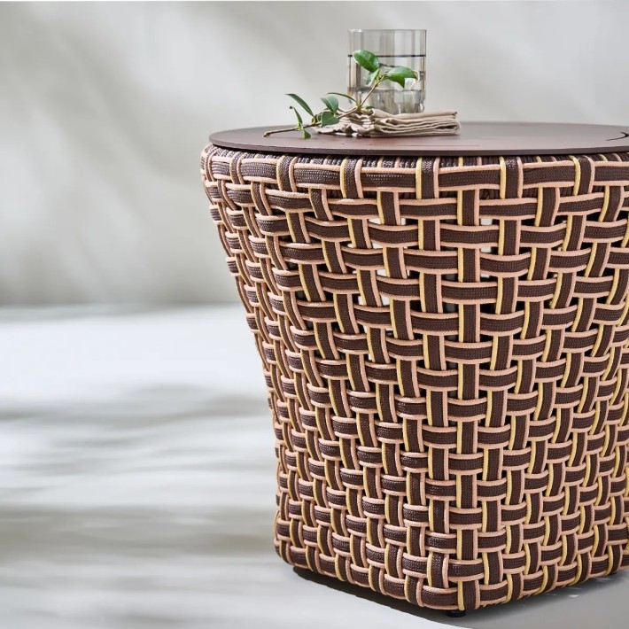 Vue 3/4 table basse ronde extérieure TALI