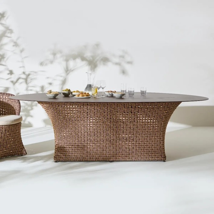 TALI oval dining table