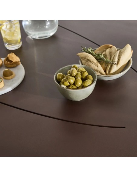 Zoom plateau en métal table de repas extérieure TALI Zoom plateau en métal table de repas extérieure TALI