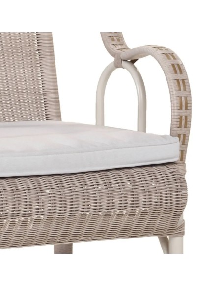 Zoom coussin sur fauteuil Provence