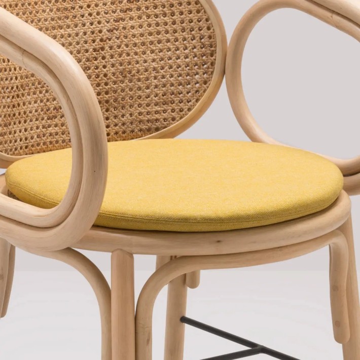 Zoom détail coussin pour fauteuil en rotin Contour jaune
