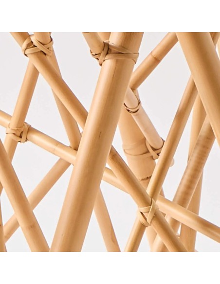 Zoom pied en rotin table de repas ronde Mikado