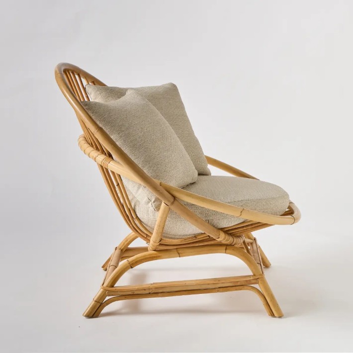 Vue de profil fauteuil en rotin MIAMI