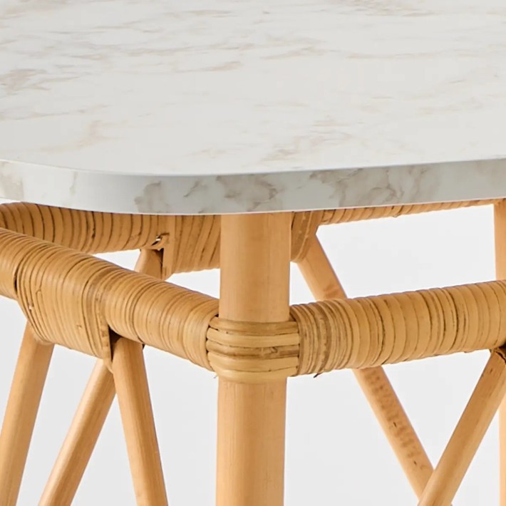 Détail matières table en rotin naturel Eugénie