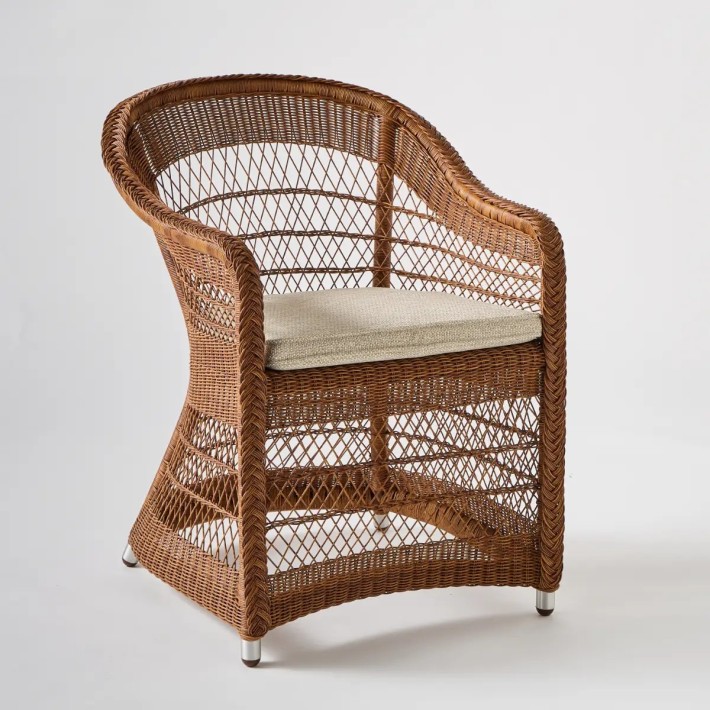 BIARRITZ châtaigne colour resin table armchair cushion option