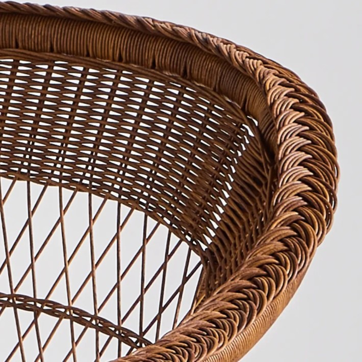 Zoom in on the back of the BIARRITZ CHATAIGNE COLOUR RESIN table armchair