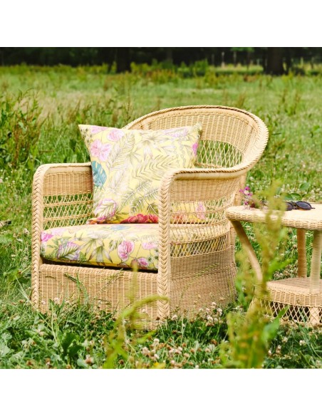 Ambiance fauteuil en résine biarritz naturelle tissu bouquet yellow