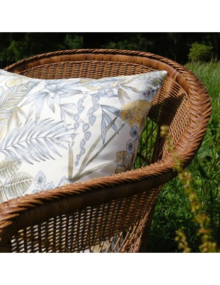 Zoom dossier avec housse de coussin tissu bouquet beige fauteuil Biarritz châtaigne