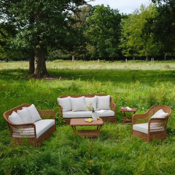 Chestnut resin garden furniture Biarritz
