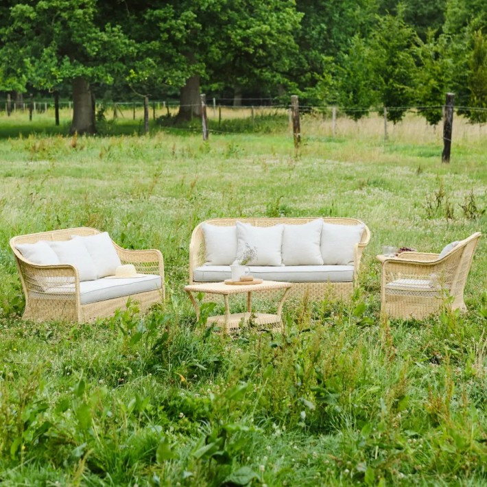 Ambiance canapé de jardin 3 places Biarritz en résine naturelle