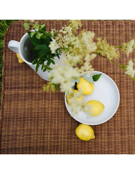 Zoom tressage plateau table basse Biarritz résine châtaigne