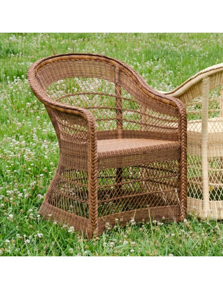 Outdoor table armchair in chestnut-coloured resin, Biarritz collection