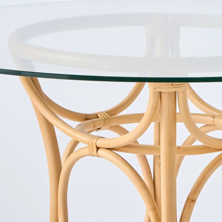 Détail courbures du rotin table de repas en rotin Gingko