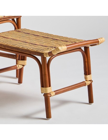 Rattan footrest detail on the Bagatelle chaise longue