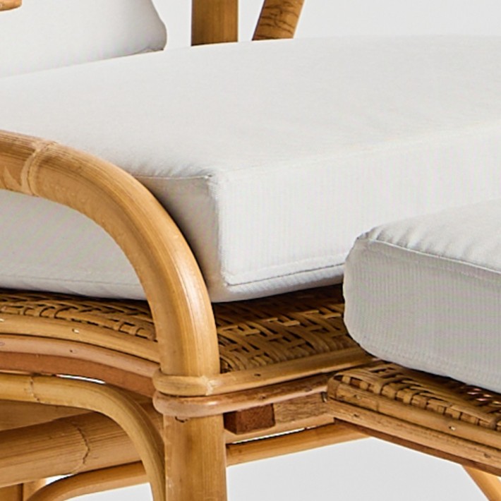 Zoom detail grandma's chaise longue cushion