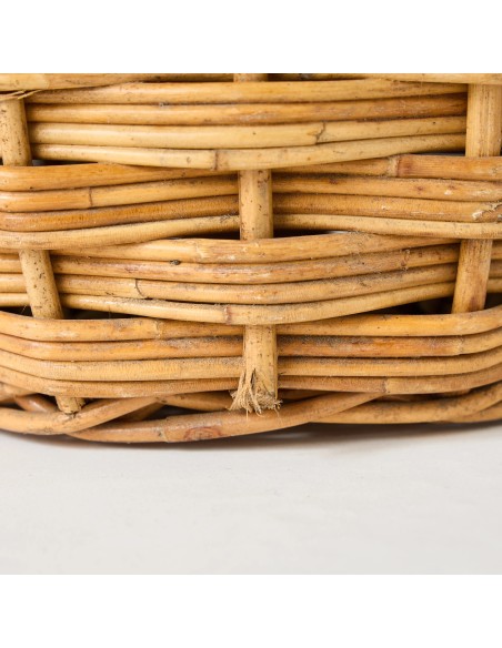 Detail of 2 scratches on rattan