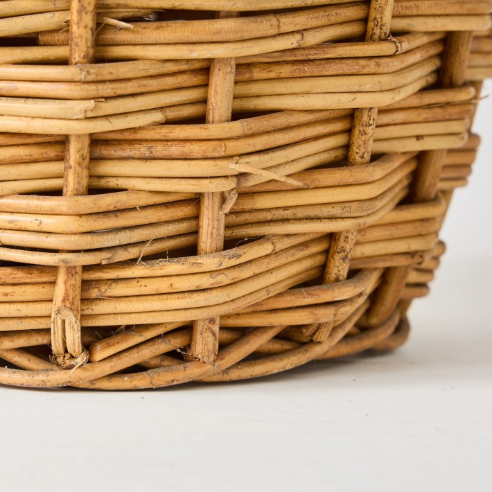 Detail of 3 scratches on rattan