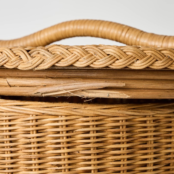 Detail of rattan lid defect - unique piece KOK MAISON