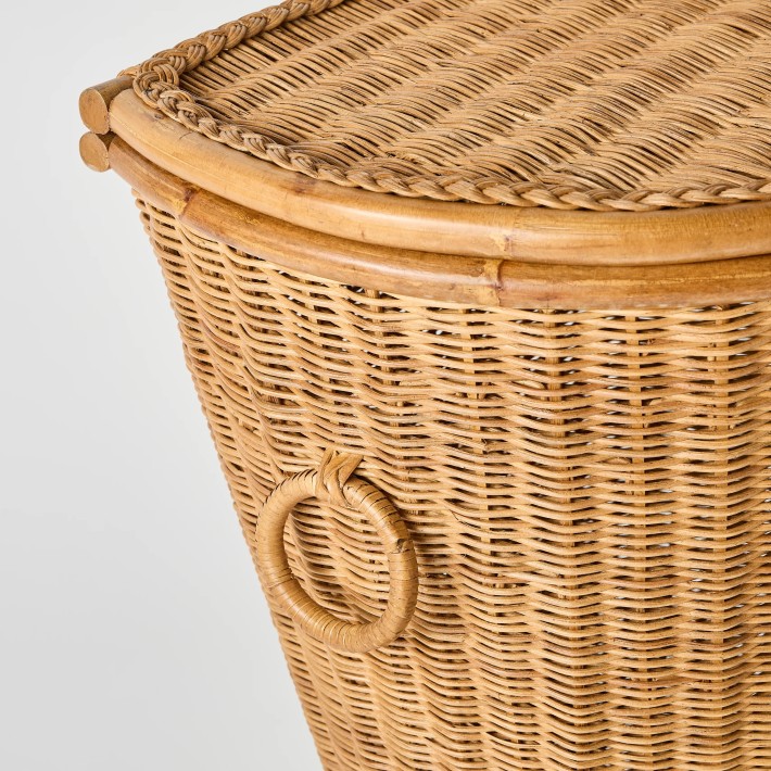Pièce unique d'archive d'atelier large rattan laundry basket with lid KOK MAISON